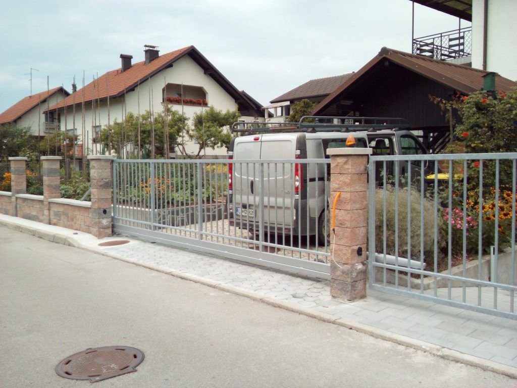 Avtomatizacija samonosnih vrat s pogonom King Gates
