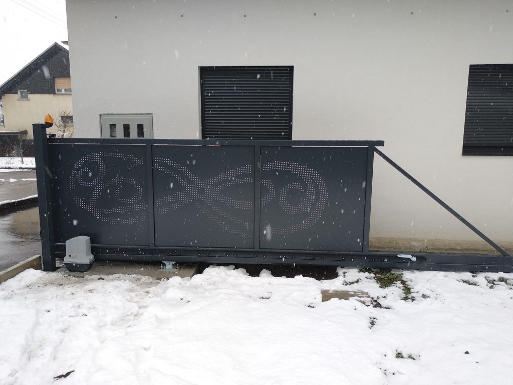 Montaža samonosnih vrat s pogonom King Gates