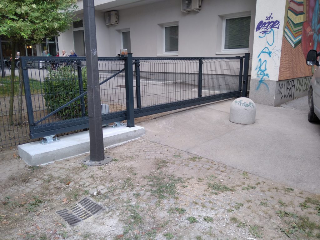 Dobava in montaža samonosnih vrat s pogonom Nice