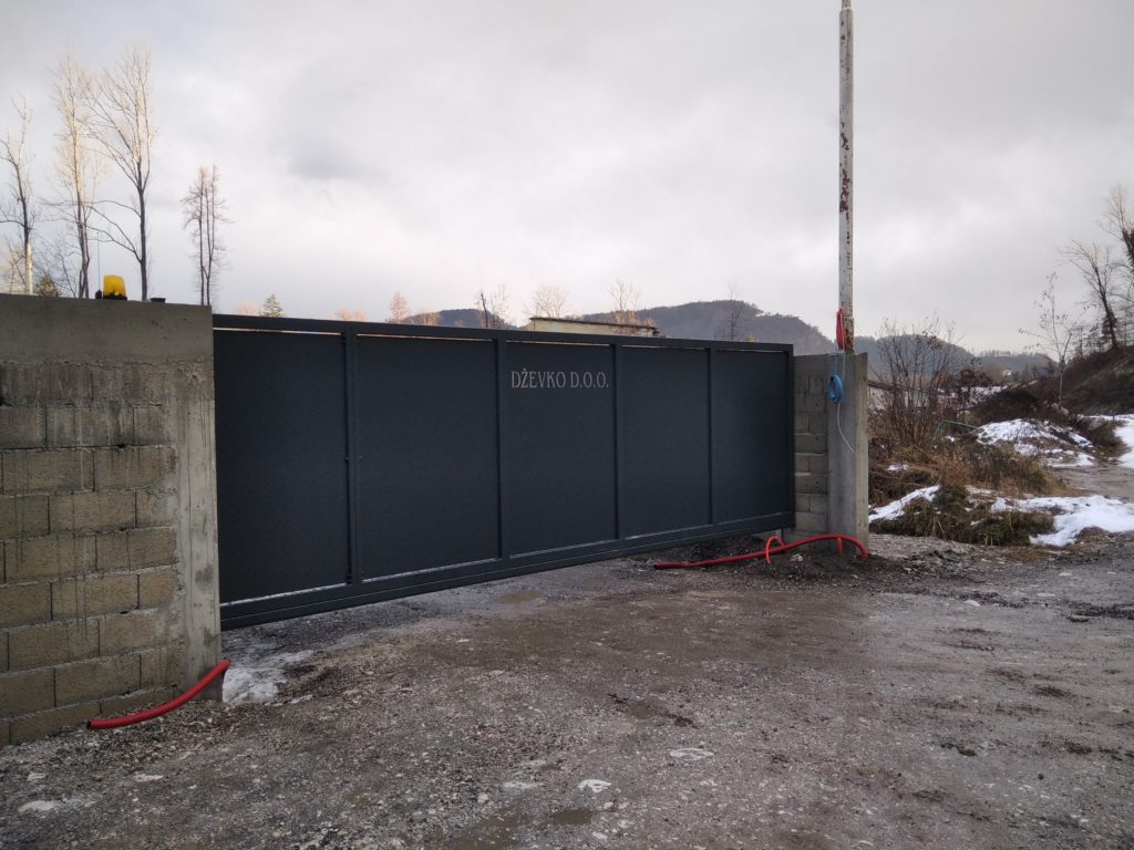 Dobava in montaža samonosnih vrat
