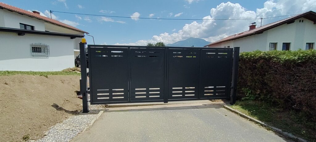 Montaža dvokrilnih vrat