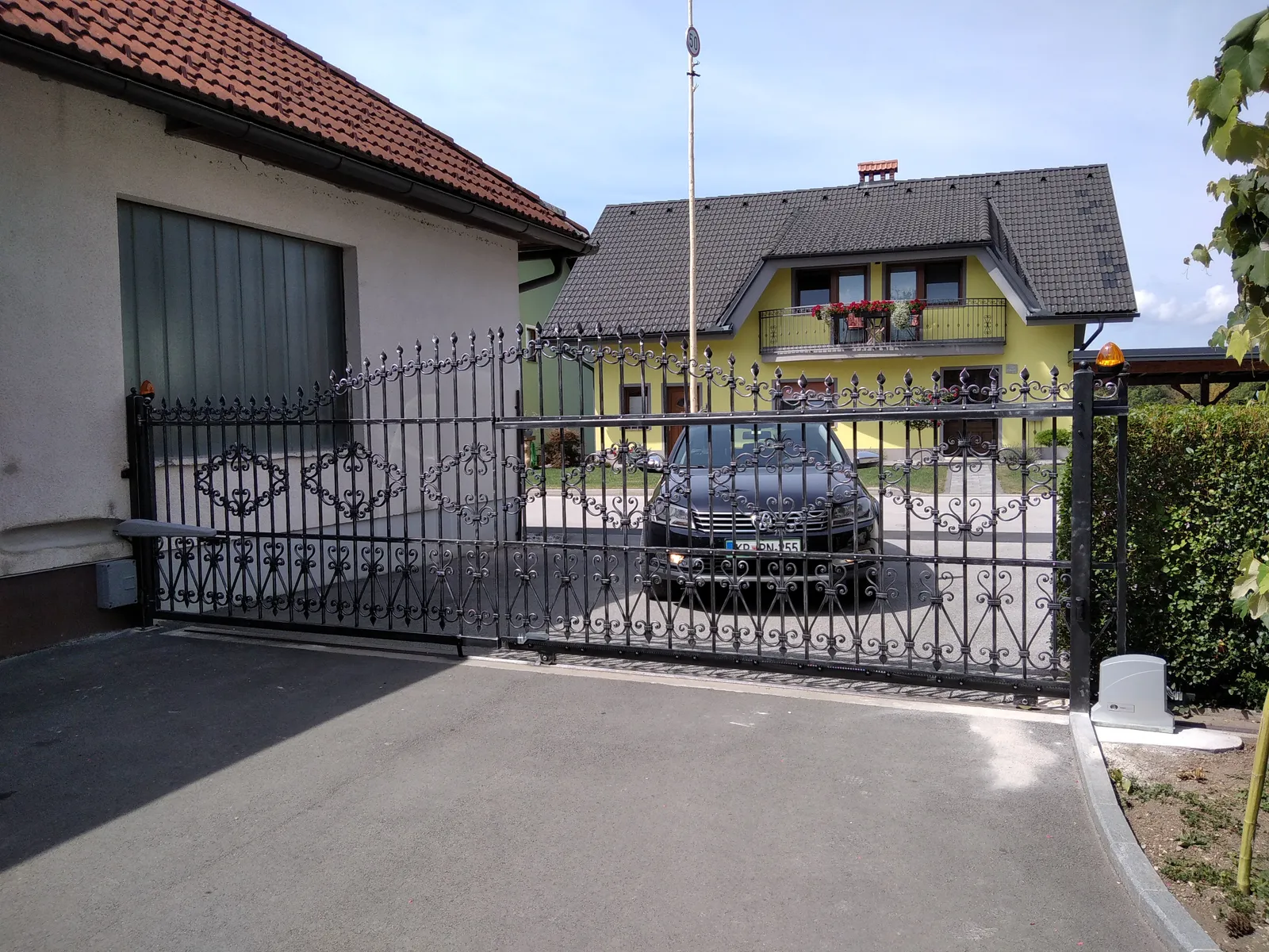 Drsna in enokrilna vrata