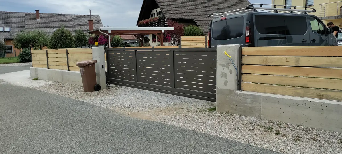 Montaža samonosnih vrat